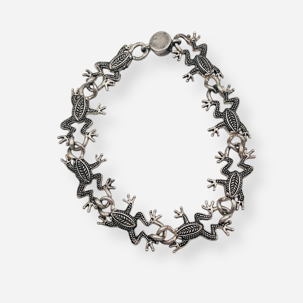Leap Frog Silver Tone Link Cuff Bracelet Magnetic Clasp‎